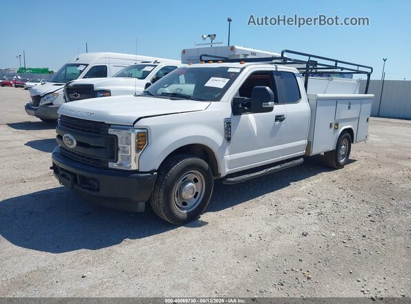 1FD7X3E67KEC46909 2019 FORD F-350 CHASSIS Белый Передняя левая четверть