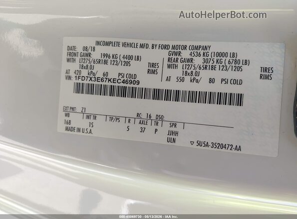 1FD7X3E67KEC46909 2019 FORD F-350 CHASSIS Белый Вид подкапотного пространства