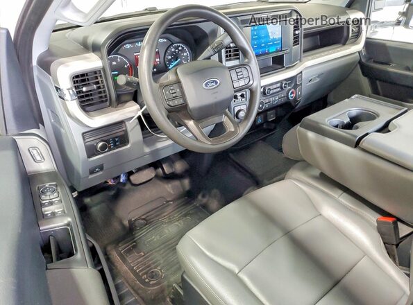 1FD8W3HT7SEC61628 2025 FORD F350 White Widok deski rozdzielczej