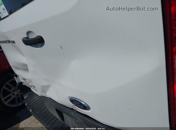 1FDAX2C83PKB96569 2023 FORD PASSENGER White Widok z przodu