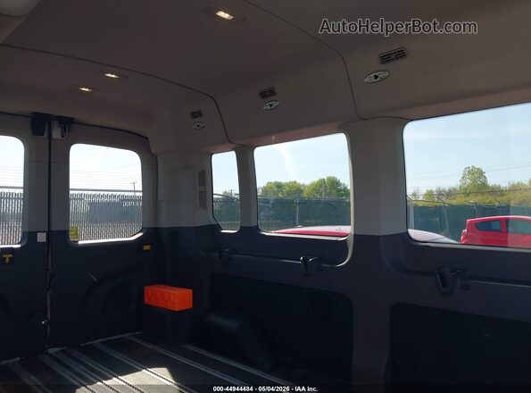 1FDAX2C83PKB96569 2023 FORD PASSENGER White Widok naklejki z numerem VIN