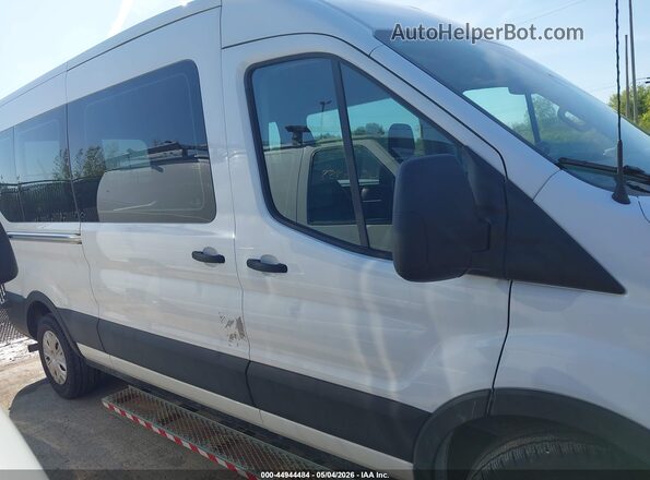 1FDAX2C83PKB96569 2023 FORD PASSENGER White Widok wnętrza z tyłu