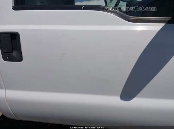 1FDBF2A65GED02480 2016 FORD F-250 White Widok z przodu