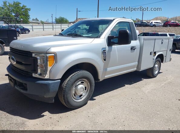 1FDBF2A69HEE07203 2017 FORD F-250 Серебряный Передняя левая четверть