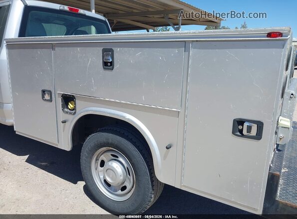 1FDBF2A69HEE07203 2017 FORD F-250 Серебряный Вид щитка приборов