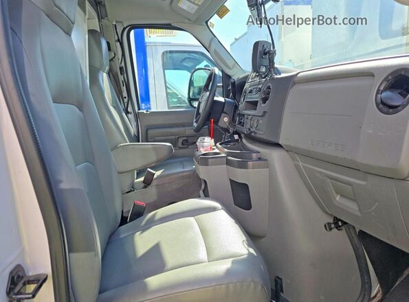 1FDWE3FK3PDD14780 2023 FORD ECONOLINE Белый Вид спереди
