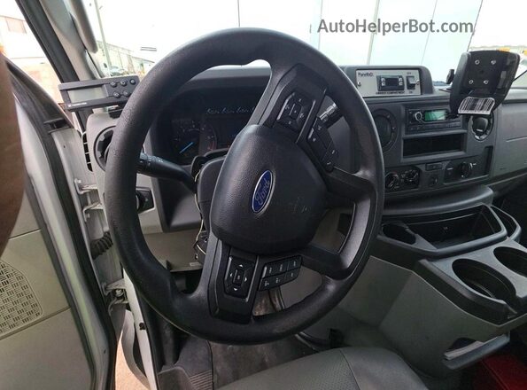 1FDWE3FK6PDD14711 2023 FORD ECONOLINE White Widok naklejki z numerem VIN