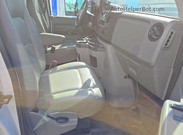 1FDWE3FK6PDD18824 2023 FORD ECONOLINE Белый Вид спереди