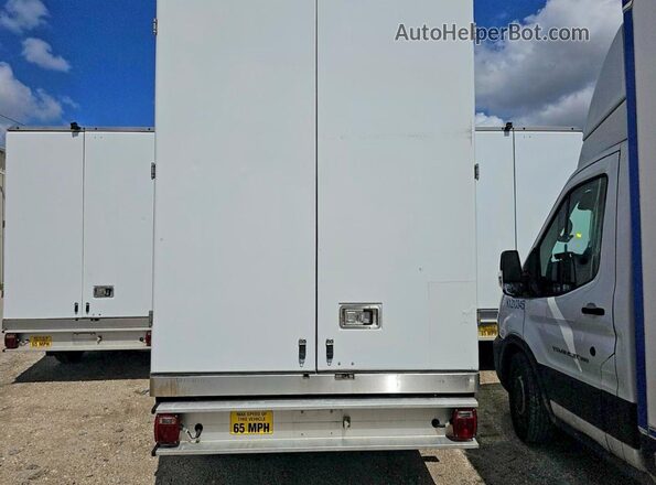 1FDWE3FK8PDD14726 2023 FORD ECONOLINE White Widok naklejki z numerem VIN