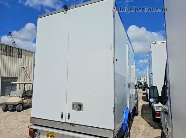 1FDWE3FK8PDD14726 2023 FORD ECONOLINE White Przód prawy