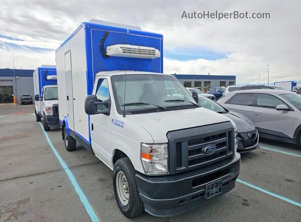1FDWE3FNXRDD00713 2024 FORD ECONOLINE Белый Передняя левая четверть
