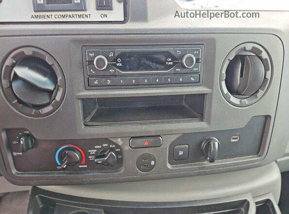 1FDWE3FNXRDD00713 2024 FORD ECONOLINE Белый Вид щитка приборов