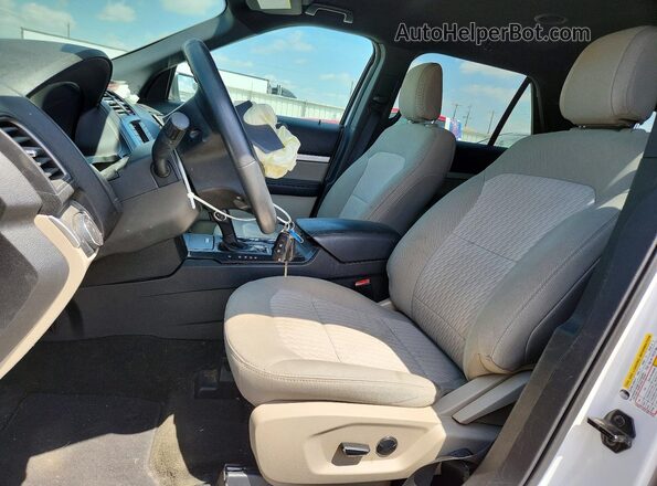 1FM5K7B84JGA66552 2018 FORD EXPLORER White Widok wnętrza z przodu