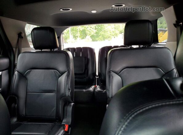 1FM5K7D81HGC76047 2017 FORD EXPLORER White Widok tylnych siedzeń