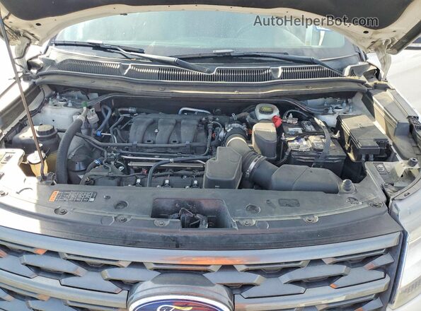 1FM5K7D86JGC06212 2018 FORD EXPLORER White Widok wnętrza z tyłu