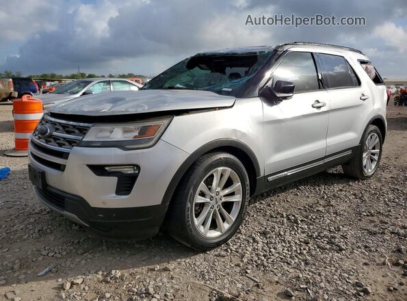1FM5K7D87JGA35275 2018 FORD EXPLORER Серебряный Передняя левая четверть