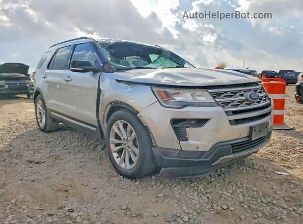 1FM5K7D87JGA35275 2018 FORD EXPLORER Серебряный Передняя правая четверть