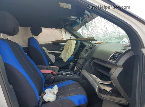 1FM5K7DH7HGC09517 2017 FORD EXPLORER White Вид салону спереду