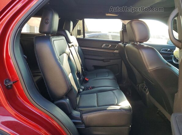 1FM5K7F85HGA15405 2017 FORD EXPLORER Red Widok wnętrza z tyłu