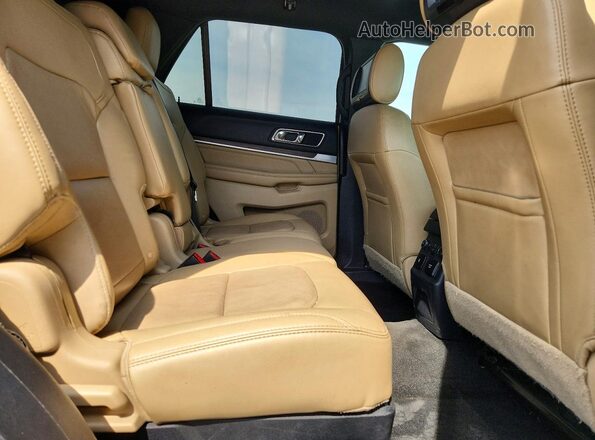 1FM5K7FH1HGA84303 2017 FORD EXPLORER Белый Вид задней части салона