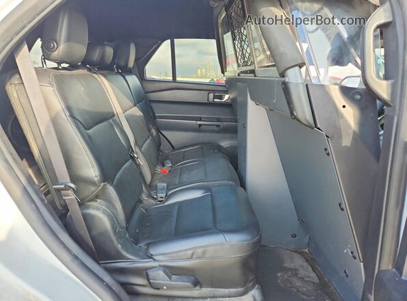 1FM5K8AB7LGC51135 2020 FORD EXPLORER White Widok wnętrza z tyłu