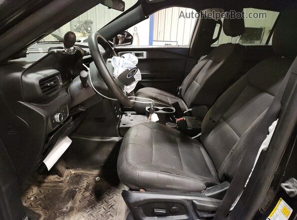 1FM5K8ABXNGA08440 2022 FORD EXPLORER Черный Вид салона спереди