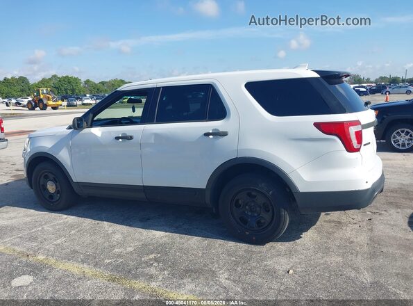 1FM5K8AR5GGC50830 2016 FORD UTILITY POLICE INTERCEPTOR Белый Панорамный вид салона 360°