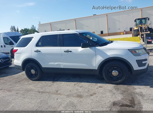 1FM5K8AR5GGC50830 2016 FORD UTILITY POLICE INTERCEPTOR Белый Вид задней части салона