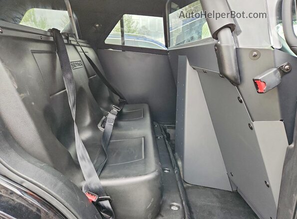 1FM5K8AR5JGA46326 2018 FORD FORD EXPLORER Белый Вид задней части салона