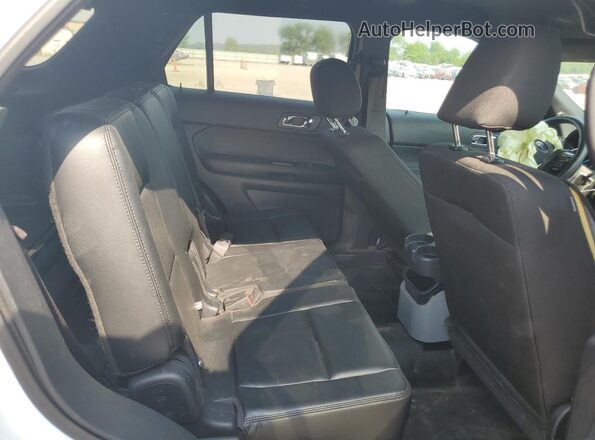 1FM5K8AR3GGA19375 2016 FORD EXPLORER Белый Вид задних сидений