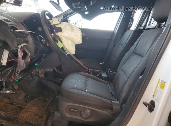 1FM5K8AR8JGA15832 2018 FORD EXPLORER Черный Вид салона спереди