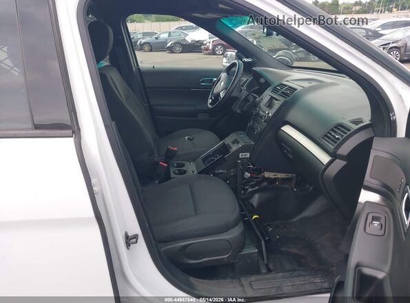 1FM5K8ARXHGE25851 2017 FORD UTILITY POLICE INTERCEPTOR Синий Вид салона спереди