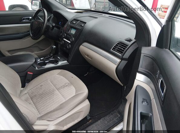 1FM5K8B81JGC45461 2018 FORD EXPLORER Белый Вид салона спереди