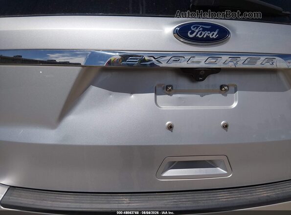 1FM5K8B84JGC45390 2018 FORD EXPLORER Серебряный Вид спереди