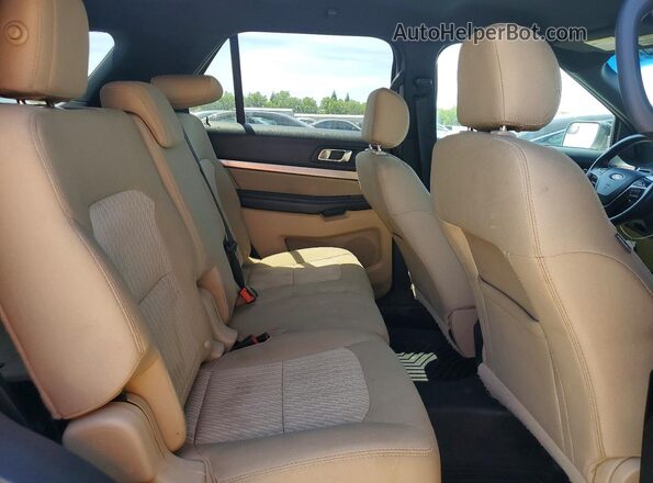 1FM5K8BH8HGD42974 2017 FORD EXPLORER White Rear interior view