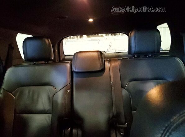 1FM5K8D81JGC84208 2018 FORD EXPLORER Серебряный Вид задних сидений