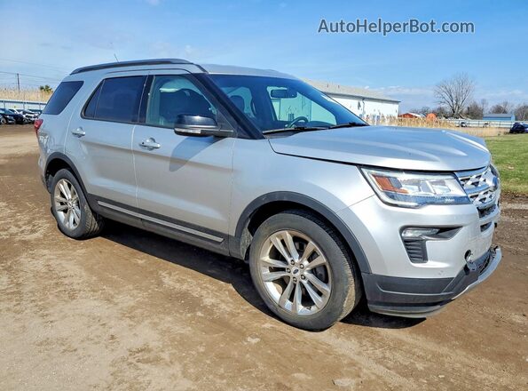 1FM5K8D82JGC40007 2018 FORD EXPLORER Серебряный Передняя правая четверть
