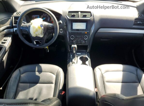 1FM5K8D82JGC40007 2018 FORD EXPLORER Серебряный Вид панели приборов