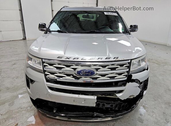 1FM5K8D84JGC15559 2018 FORD EXPLORER Серебряный Вид спереди