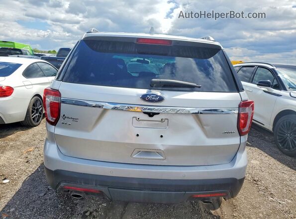 1FM5K8D85HGA83728 2017 FORD EXPLORER Серебряный Вид сзади