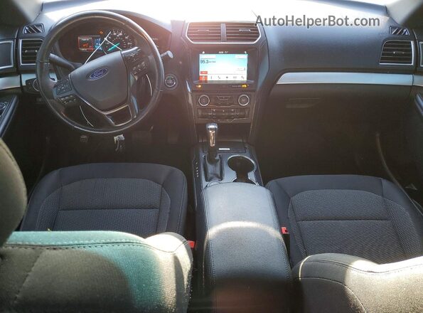 1FM5K8D86HGA22694 2017 FORD EXPLORER Silver Dashboard view