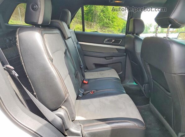 1FM5K8D87HGA83620 2017 FORD EXPLORER Серебряный Вид задней части салона
