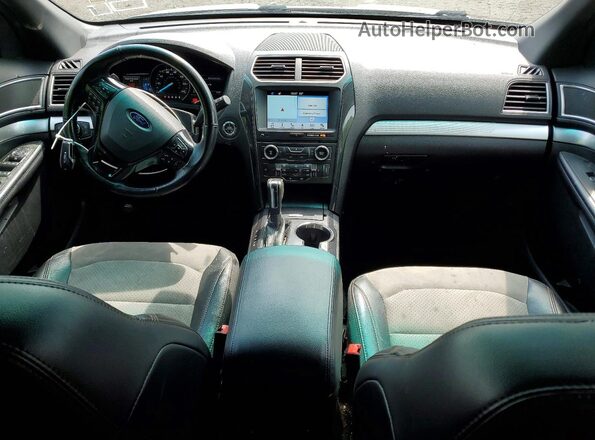 1FM5K8D87HGA83620 2017 FORD EXPLORER Серебряный Вид панели приборов