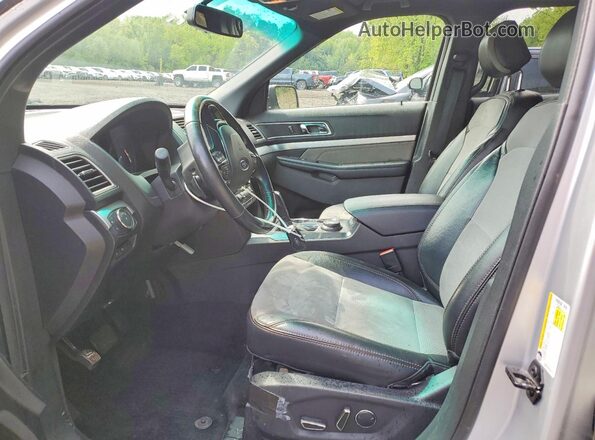 1FM5K8D87HGA83620 2017 FORD EXPLORER Серебряный Вид салона спереди