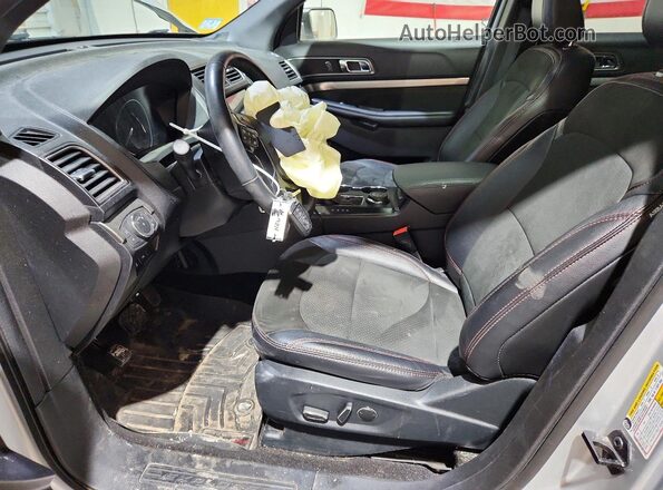 1FM5K8D87JGC89106 2018 FORD EXPLORER Silver Widok wnętrza z przodu