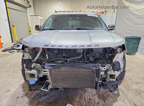 1FM5K8D87JGC89106 2018 FORD EXPLORER Silver Widok z przodu