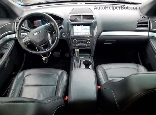 1FM5K8D8XHGA02383 2017 FORD EXPLORER Серый Вид панели приборов