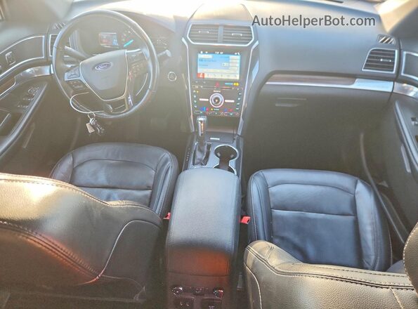 1FM5K8F84HGC92696 2017 FORD EXPLORER Белый Вид панели приборов