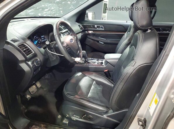 1FM5K8F85JGA99222 2018 FORD EXPLORER Серебряный Вид салона спереди