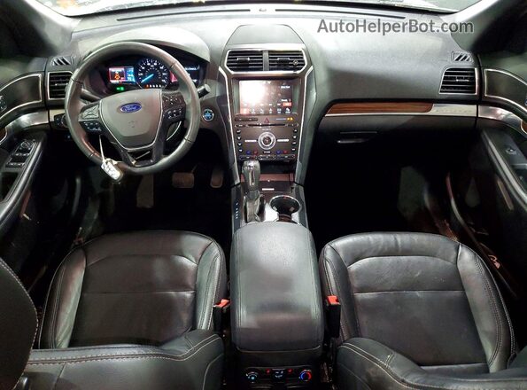 1FM5K8F85JGA99222 2018 FORD EXPLORER Серебряный Вид панели приборов